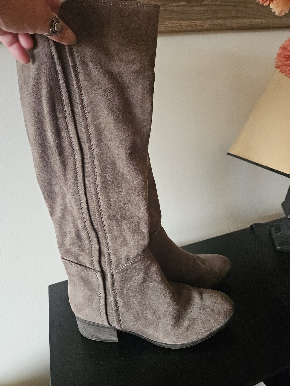 Grey Boots With Elastic Inserts Size 8.5 Womens